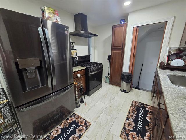 6320 Saint Marys Street, Detroit, MI 48228