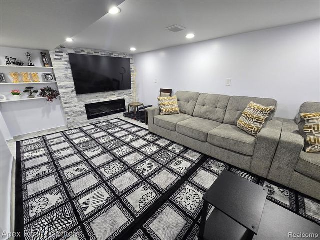 6320 Saint Marys Street, Detroit, MI 48228