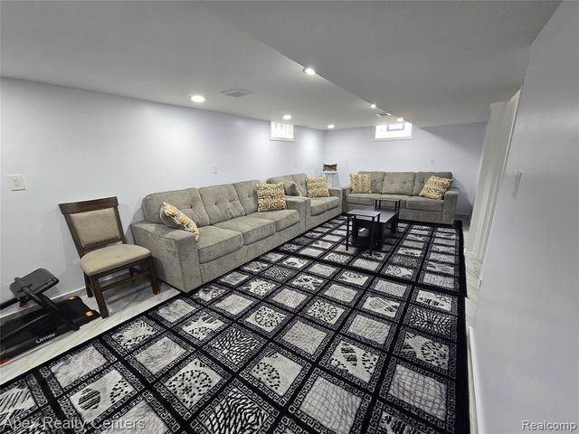 6320 Saint Marys Street, Detroit, MI 48228