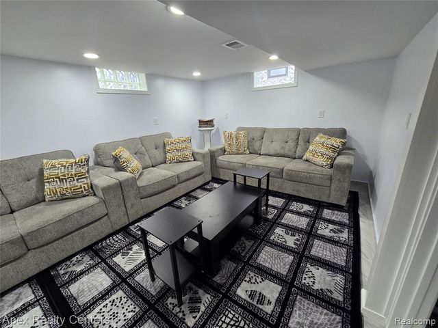 6320 Saint Marys Street, Detroit, MI 48228