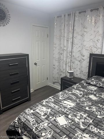 6320 Saint Marys Street, Detroit, MI 48228