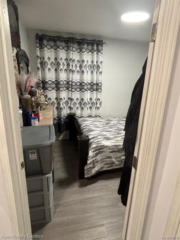 6320 Saint Marys Street, Detroit, MI 48228