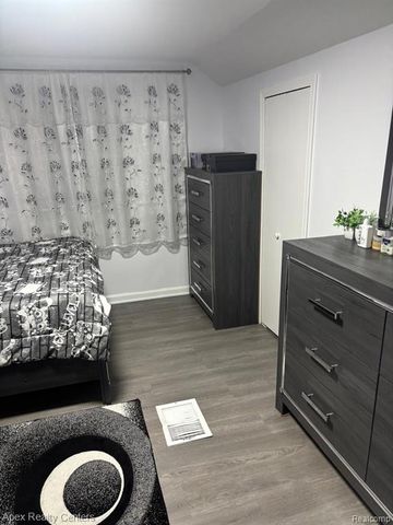 6320 Saint Marys Street, Detroit, MI 48228