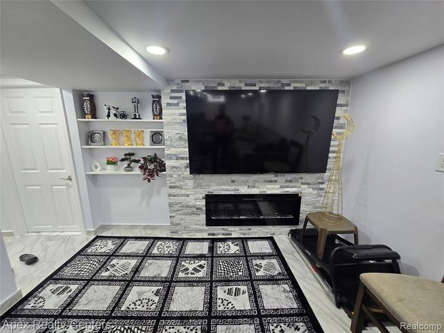 6320 Saint Marys Street, Detroit, MI 48228