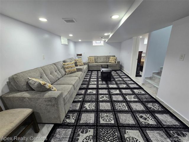 6320 Saint Marys Street, Detroit, MI 48228