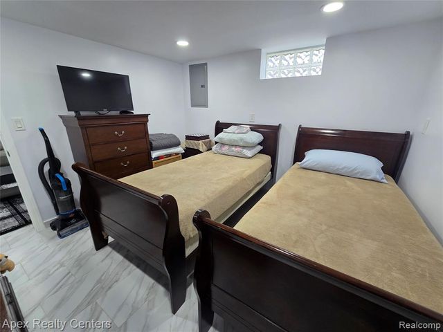 6320 Saint Marys Street, Detroit, MI 48228