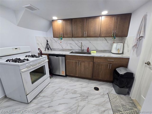 6320 Saint Marys Street, Detroit, MI 48228