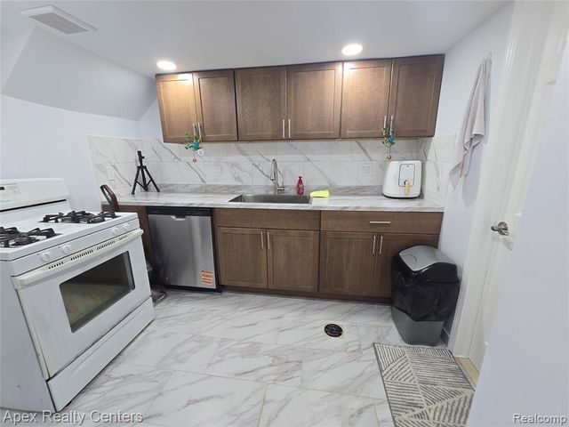 6320 Saint Marys Street, Detroit, MI 48228