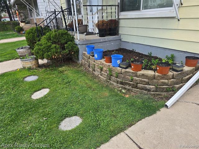 6320 Saint Marys Street, Detroit, MI 48228