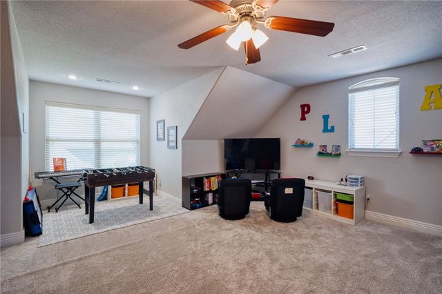 6211 S 28th Street, Rogers, AR 72758