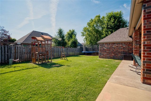 6211 S 28th Street, Rogers, AR 72758