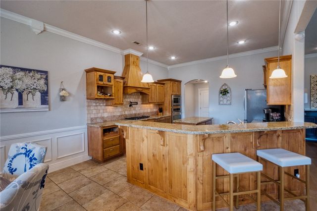 6211 S 28th Street, Rogers, AR 72758