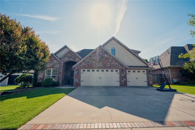 6211 S 28th Street, Rogers, AR 72758