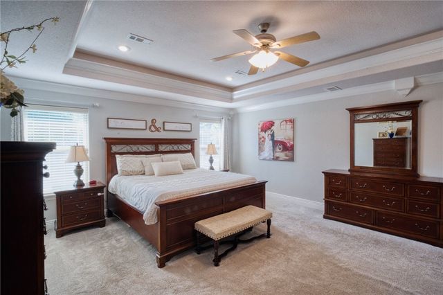 6211 S 28th Street, Rogers, AR 72758