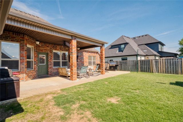 6211 S 28th Street, Rogers, AR 72758