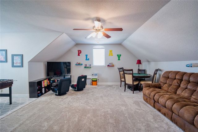 6211 S 28th Street, Rogers, AR 72758
