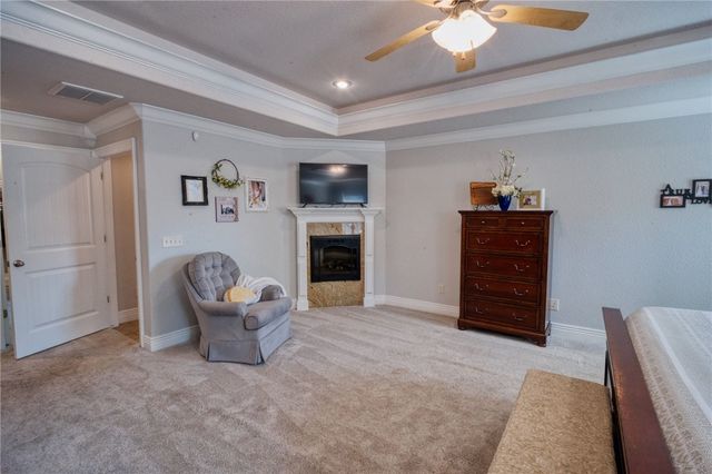 6211 S 28th Street, Rogers, AR 72758