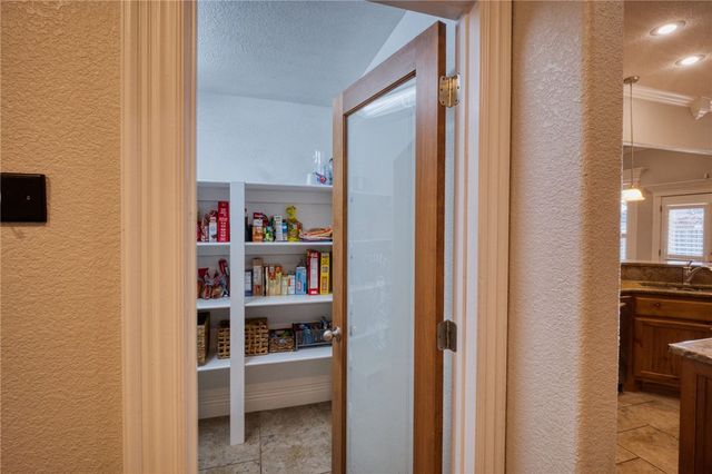 6211 S 28th Street, Rogers, AR 72758