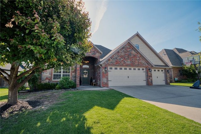6211 S 28th Street, Rogers, AR 72758