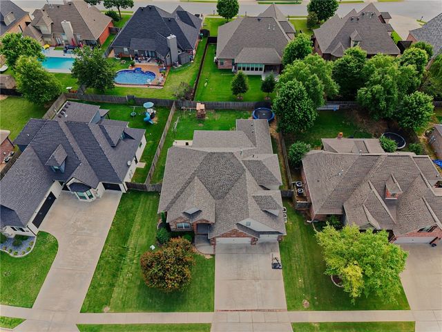 6211 S 28th Street, Rogers, AR 72758