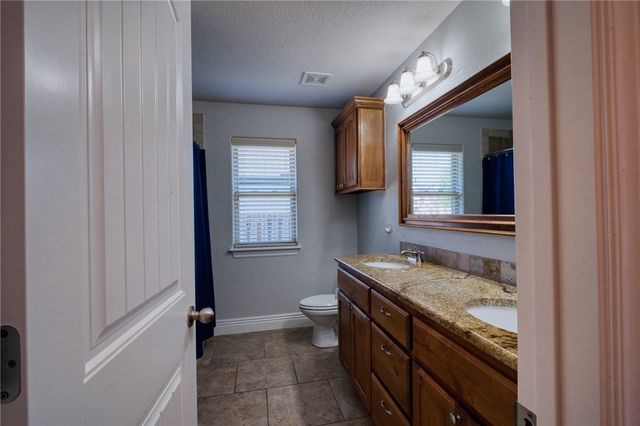6211 S 28th Street, Rogers, AR 72758