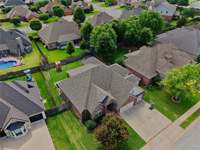 6211 S 28th Street, Rogers, AR 72758