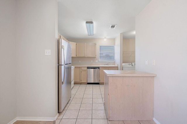 2214 Katy LN D, Georgetown, TX 78626