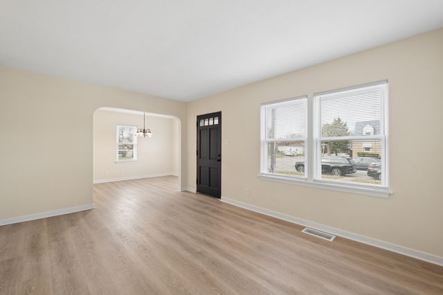 6749 Ontario Avenue, Hammond, IN 46323