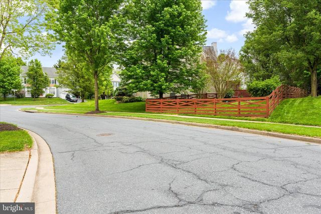 1700 DEARBOUGHT DR, Frederick, MD 21701