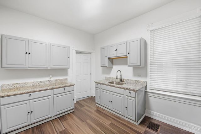 3144 Durrell Avenue, Cincinnati, OH 45207