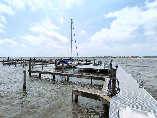 205 Yacht Club Lane 205, Seabrook, TX 77586