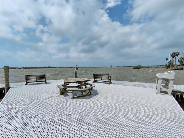 205 Yacht Club Lane 205, Seabrook, TX 77586