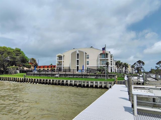 205 Yacht Club Lane 205, Seabrook, TX 77586