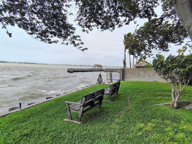 205 Yacht Club Lane 205, Seabrook, TX 77586