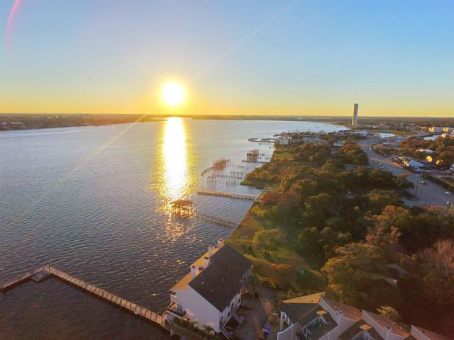 205 Yacht Club Lane 205, Seabrook, TX 77586