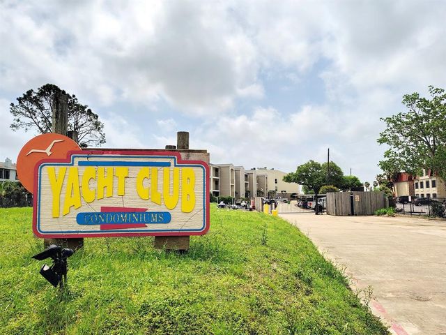 205 Yacht Club Lane 205, Seabrook, TX 77586