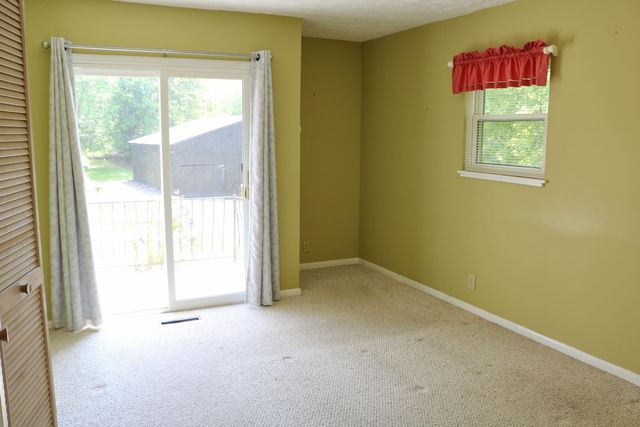 1747 Holts Creek Road, Foster, KY 41043