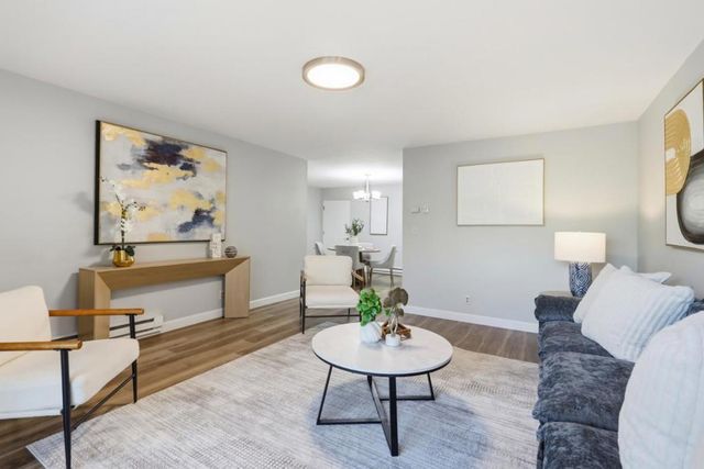 1033 Crestview Drive 110, Mountain View, CA 94040