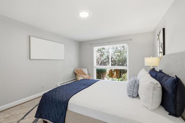 1033 Crestview Drive 110, Mountain View, CA 94040