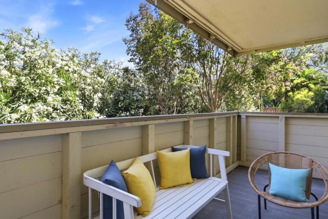 1033 Crestview Drive 110, Mountain View, CA 94040