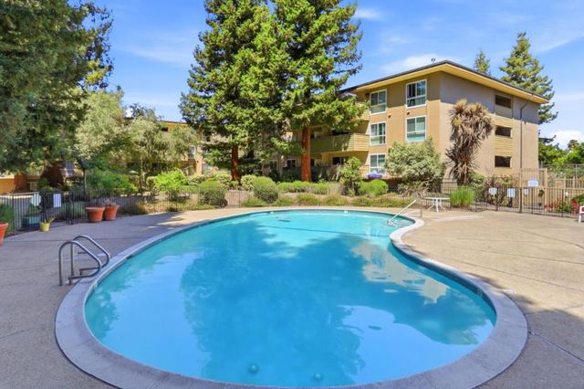 1033 Crestview Drive 110, Mountain View, CA 94040