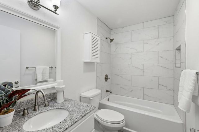 1033 Crestview Drive 110, Mountain View, CA 94040