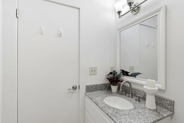 1033 Crestview Drive 110, Mountain View, CA 94040