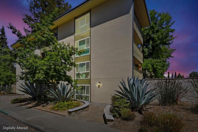 1033 Crestview Drive 110, Mountain View, CA 94040