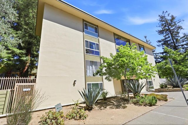 1033 Crestview Drive 110, Mountain View, CA 94040