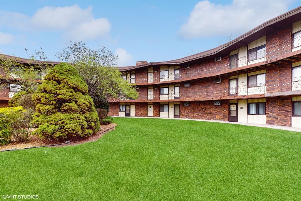 2306 Holiday Terrace 166, Lansing, IL 60438