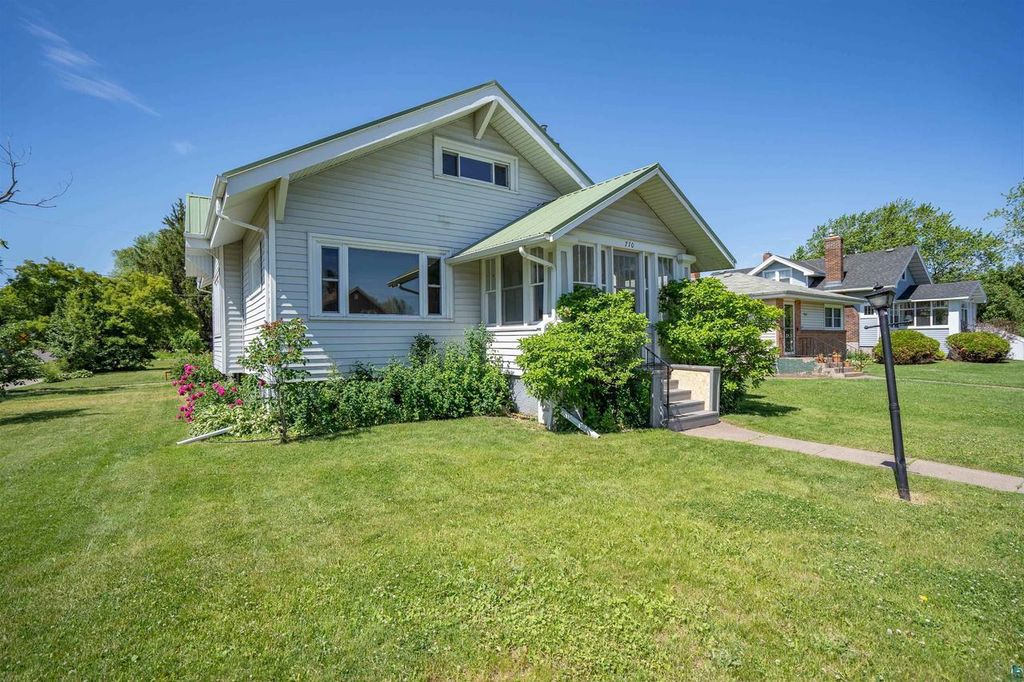 710 5th St, Superior, WI 54880