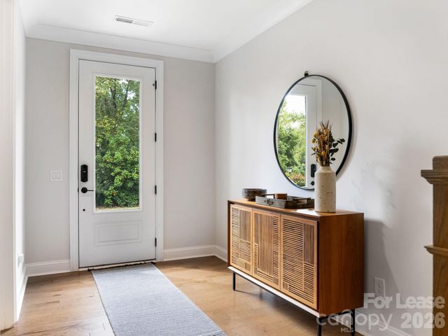2555 Deacon Avenue, Charlotte, NC 28204