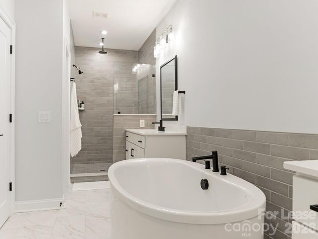 2555 Deacon Avenue, Charlotte, NC 28204