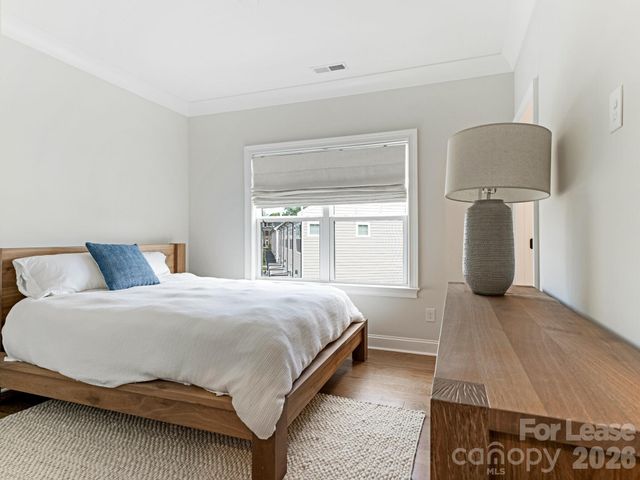 2555 Deacon Avenue, Charlotte, NC 28204